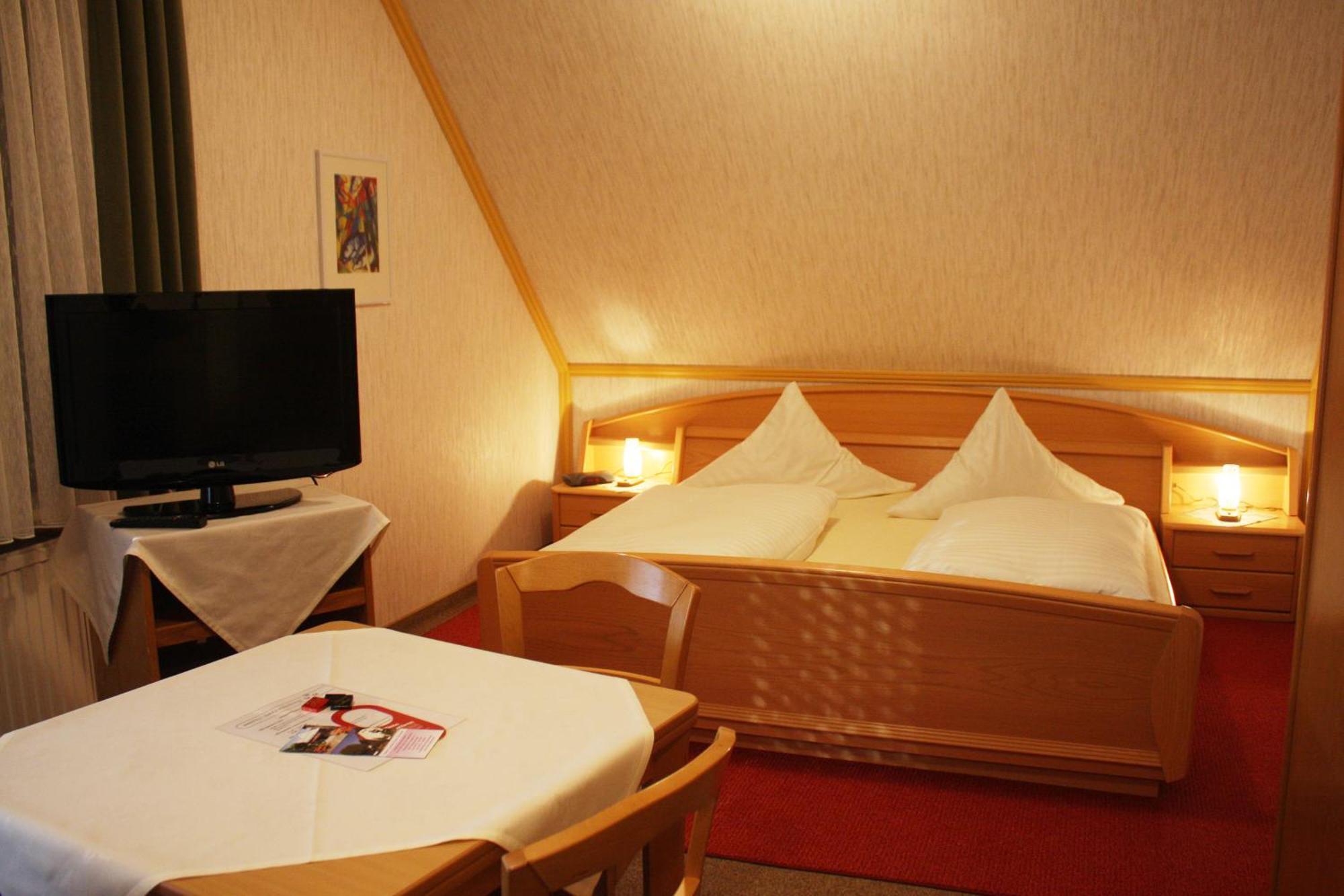 Hotel Drei Kronen Burgkunstadt Екстер'єр фото